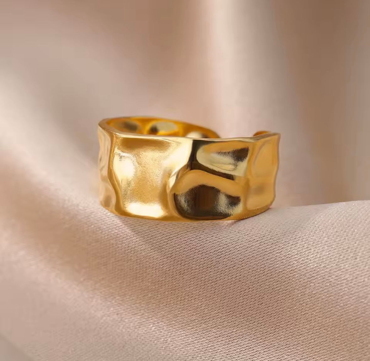 Irregular Geometric Open Ring