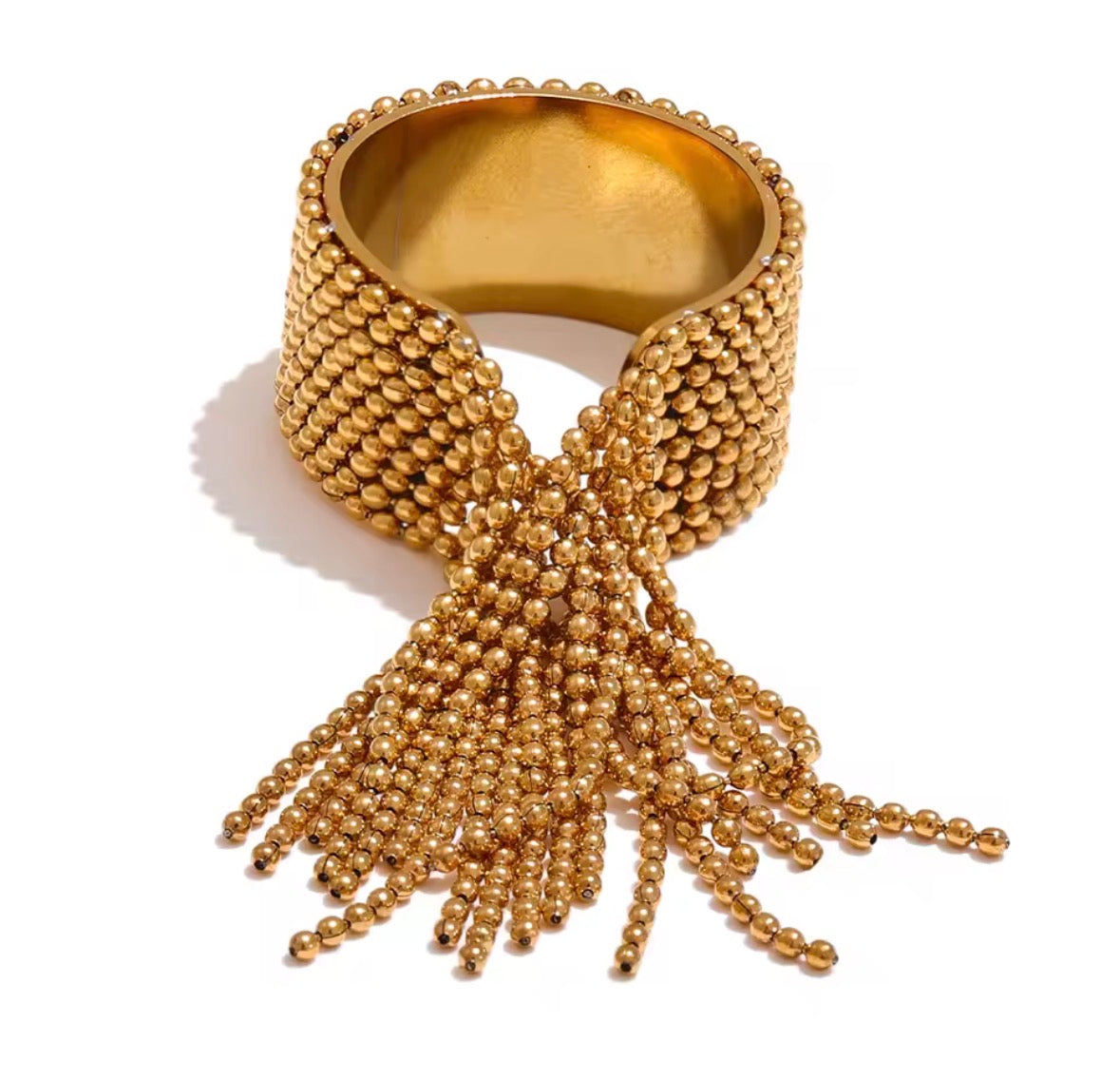 The Calyptra Ring