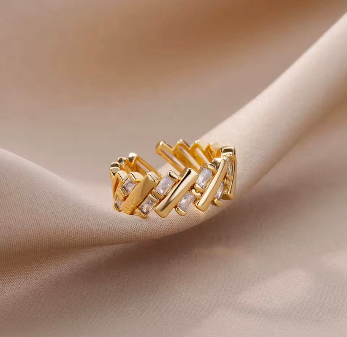 Zircon Bar Ring