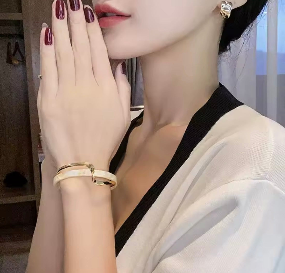 White Shell Twisted Cross Bracelet