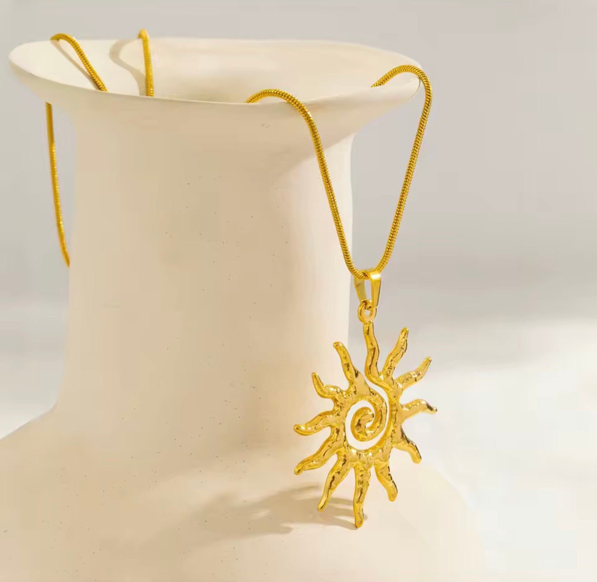 The Solara Necklace