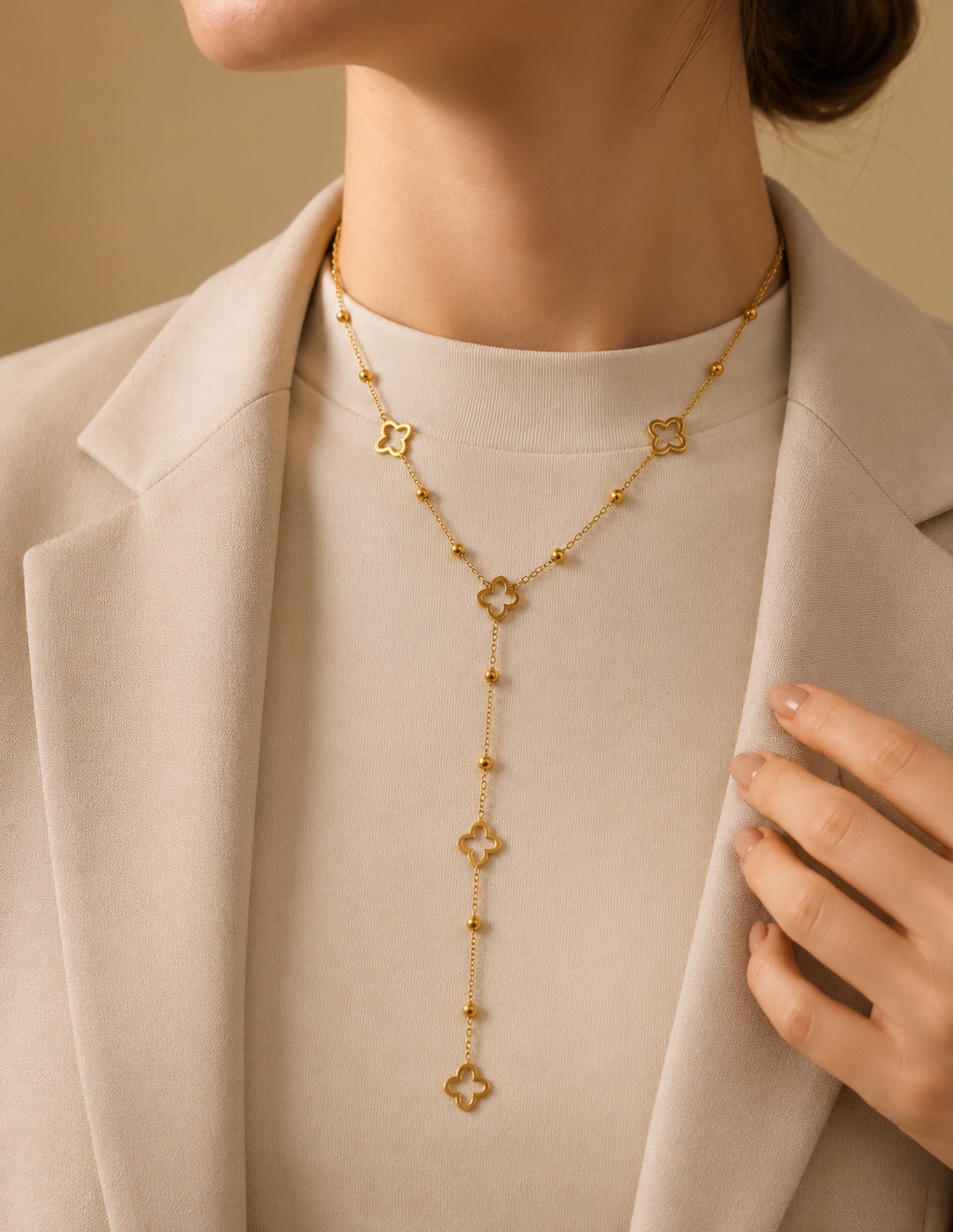 A MODEL WEAR THE BLOOM NECKLACE  