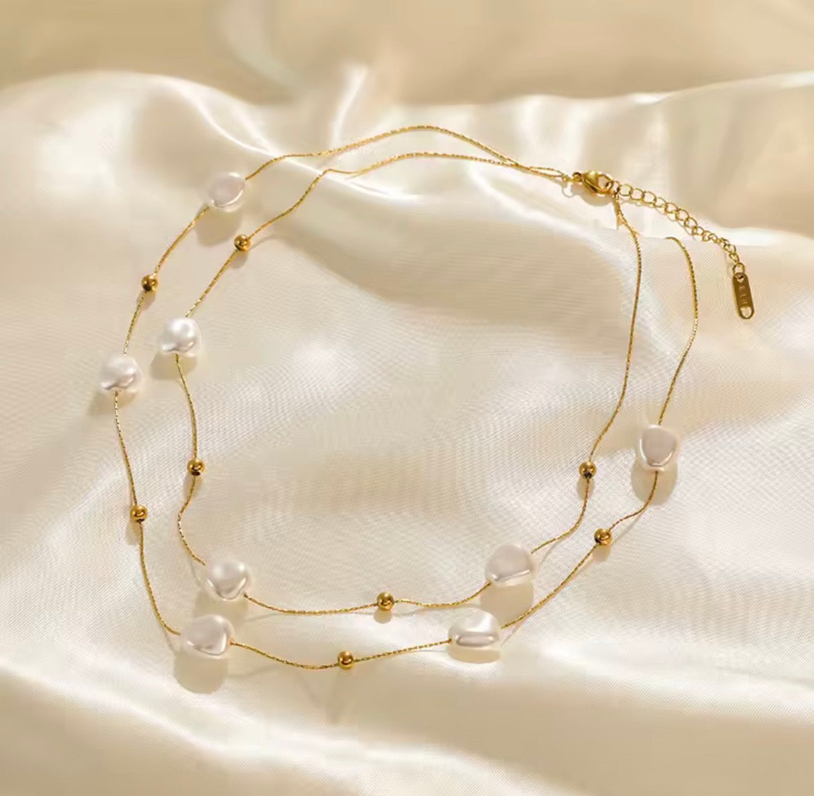 2-in-1 Layered Large Pearl Pendant Necklace
