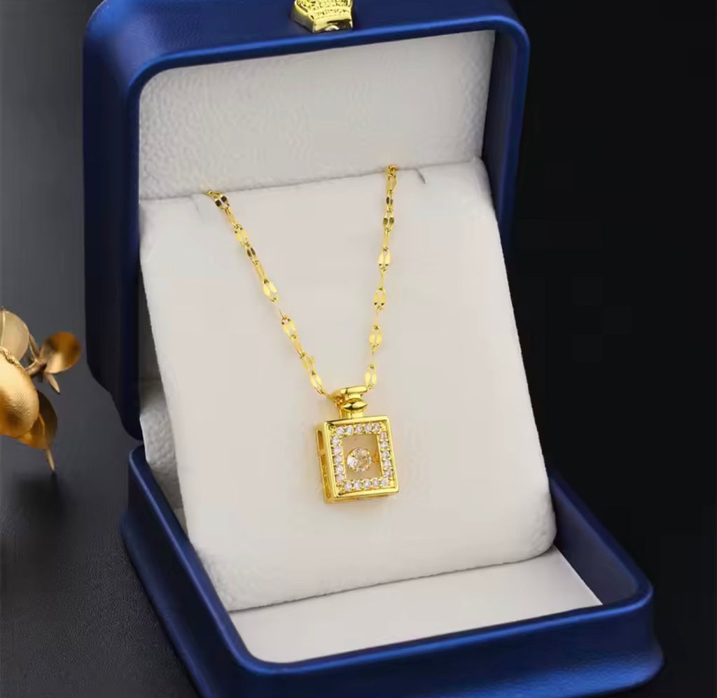 The Sillage Necklace Luxury Gift Box | Sabrina & Shine