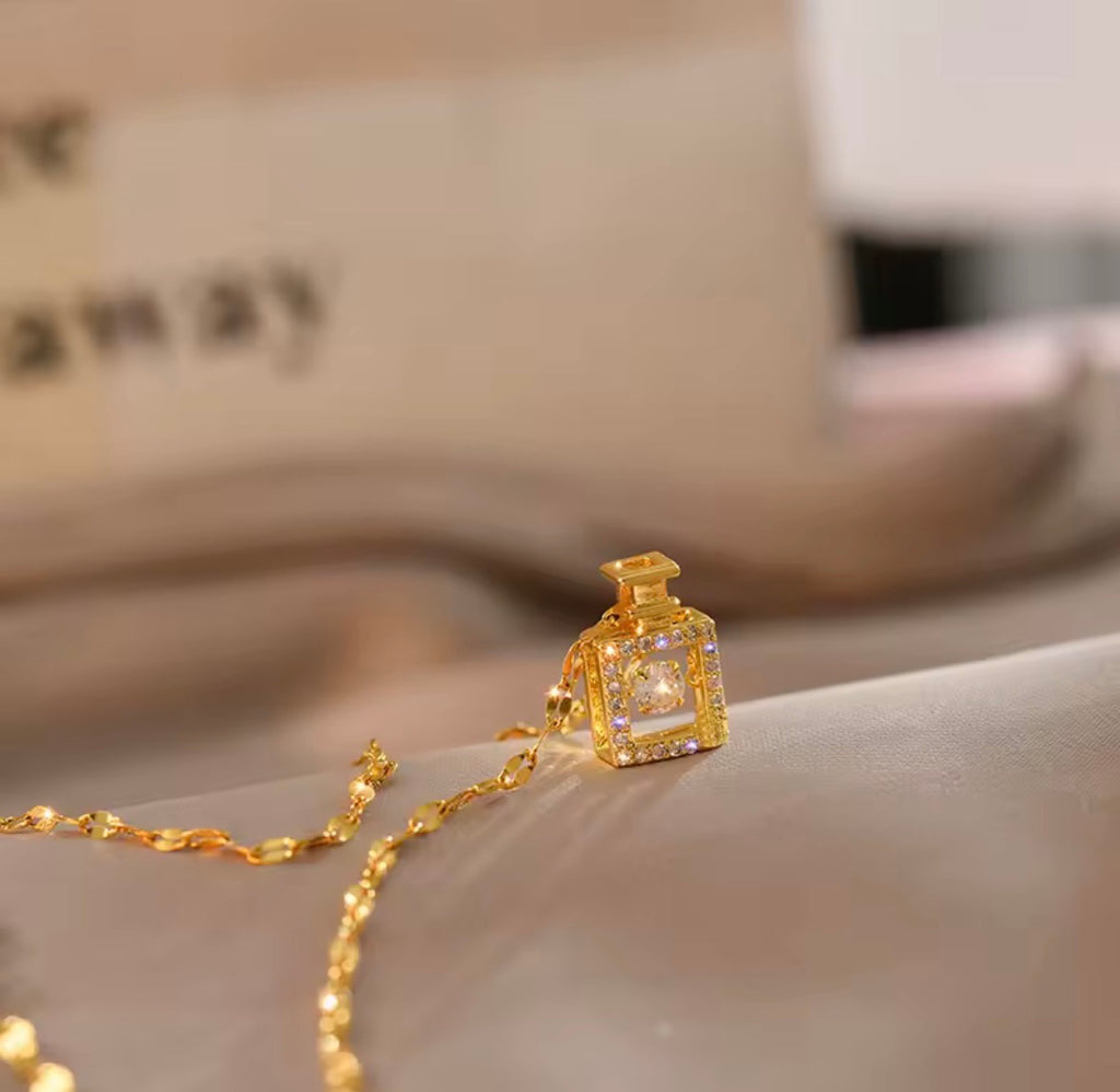 The Sillage Necklace Waterproof Perfume Bottle Pendant Necklace