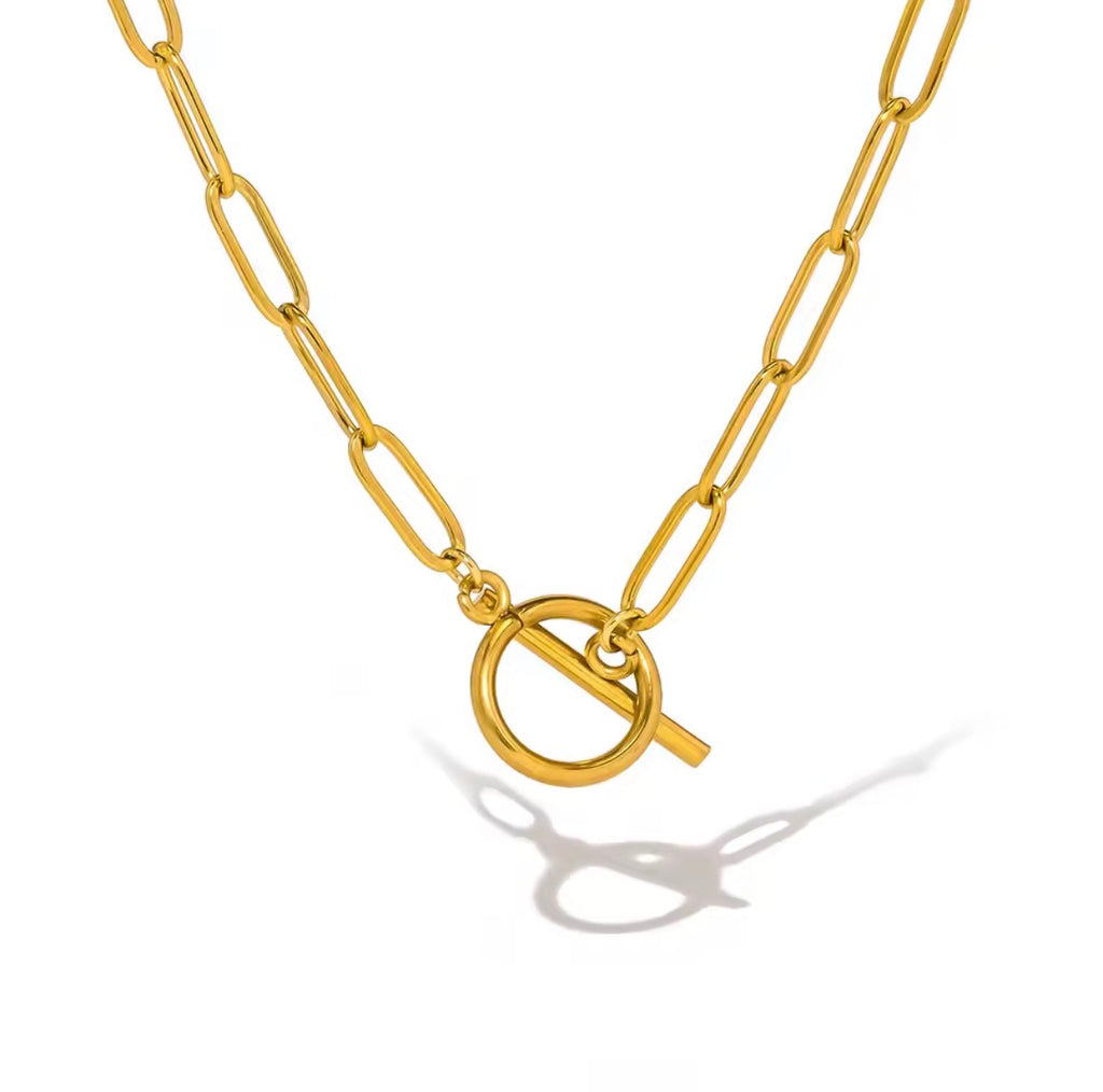  The Valiant Chain necklace with a toggle clasp on a white background